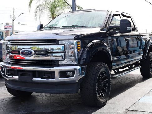Used 2018 Ford F250 Lariat w/ Lariat Value Package AWD/4WD image 2