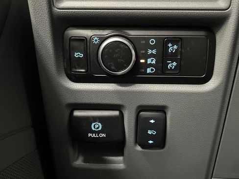 Used 2025 Ford F150 Lightning XLT image 24