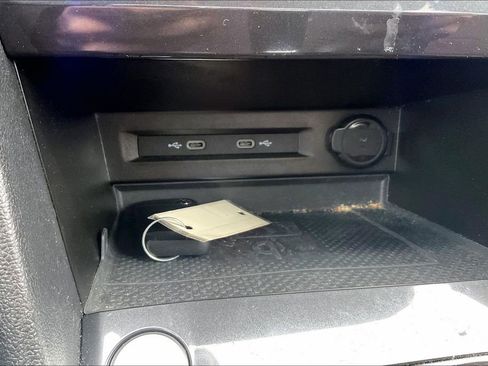 Used 2022 Volkswagen Tiguan SEL R-Line image 19