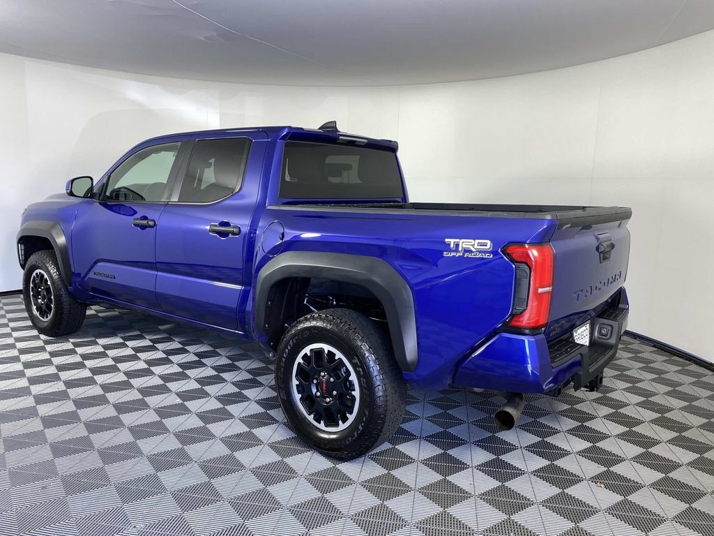 Used 2025 Toyota Tacoma TRD Off-Road AWD/4WD image 6