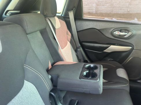 Used 2017 Jeep Cherokee Sport w/ Cold Weather Group image 36