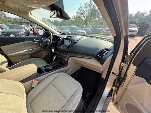 Used 2018 Ford Escape SE w/ Ford Safe & Smart Package AWD/4WD image 19