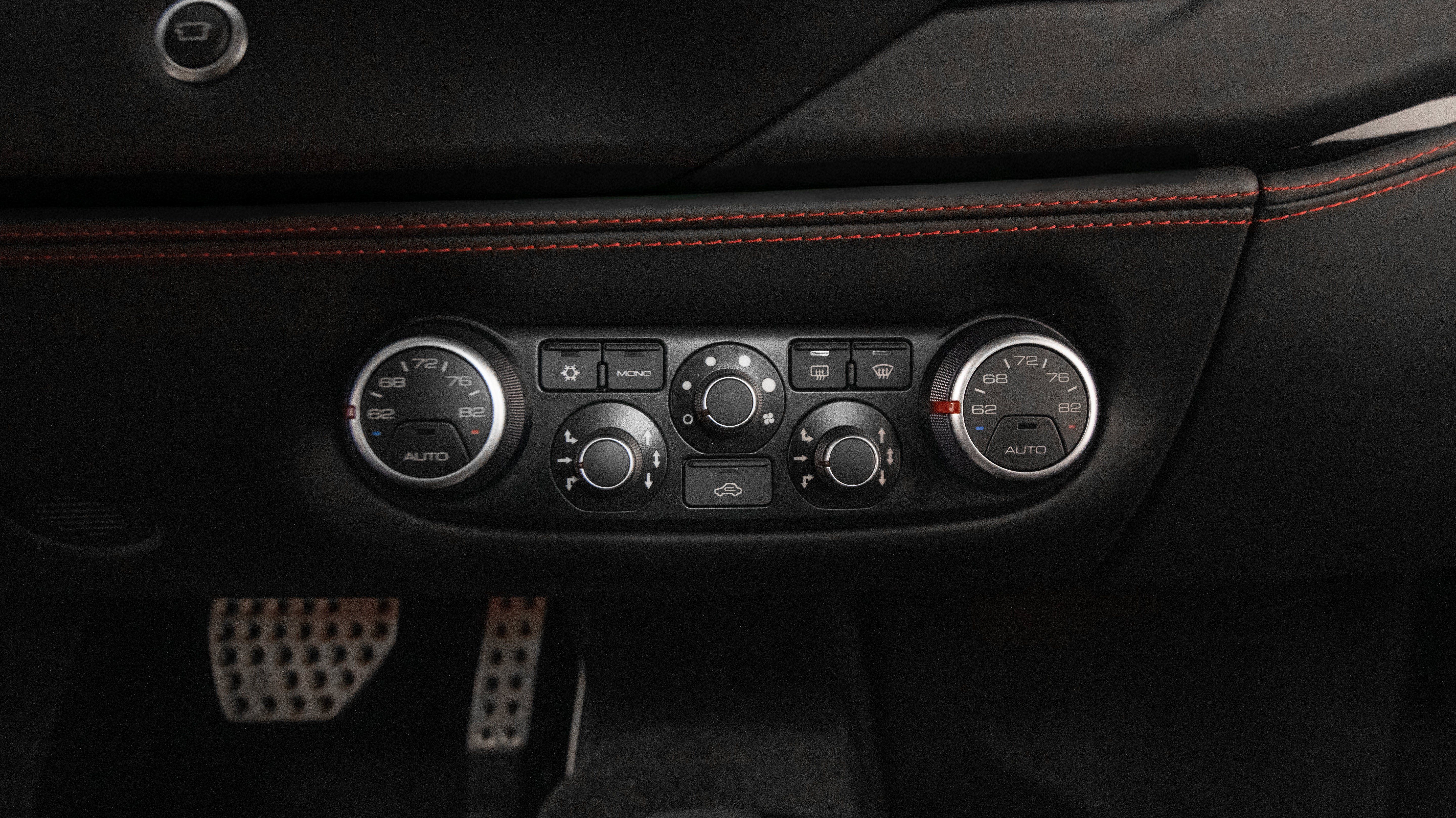 Certified 2018 Ferrari 488 GTB RWD image 35