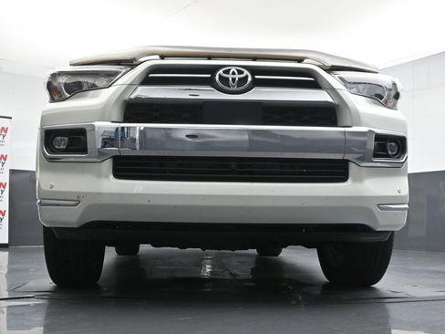Used 2023 Toyota 4Runner Limited AWD/4WD image 19