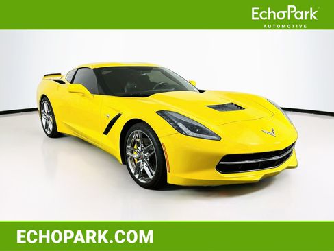 Used 2019 Chevrolet Corvette Stingray Coupe RWD image 1