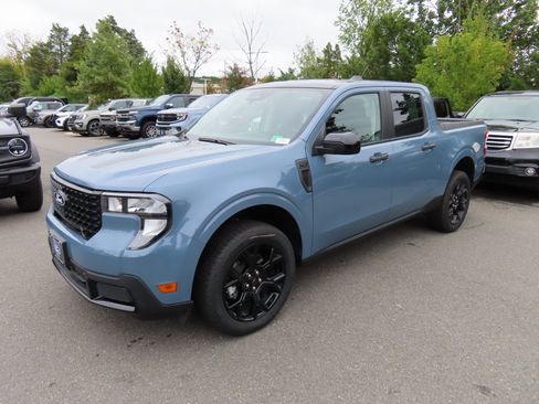 New 2025 Ford Maverick XLT w/ XLT Luxury Package image 3