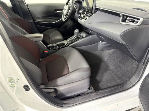 Used 2025 Toyota Corolla SE image 13