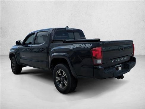 Used 2019 Toyota Tacoma TRD Sport AWD/4WD image 7