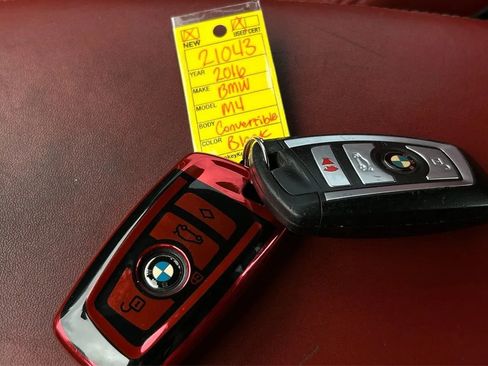 Used 2016 BMW M4 Convertible RWD image 15