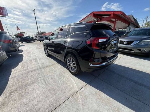 Used 2023 GMC Terrain SLT FWD image 5