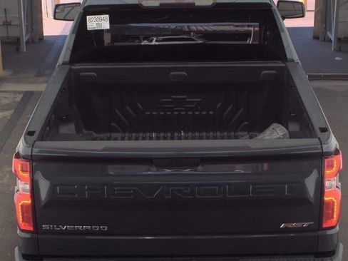 Used 2022 Chevrolet Silverado 1500 RST RWD image 4