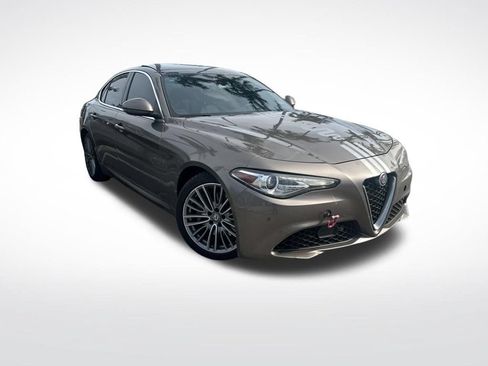Used 2019 Alfa Romeo Giulia Ti w/ Quick Order Package 22Z Lusso RWD image 2
