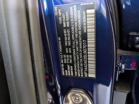 Used 2025 Porsche Macan image 38