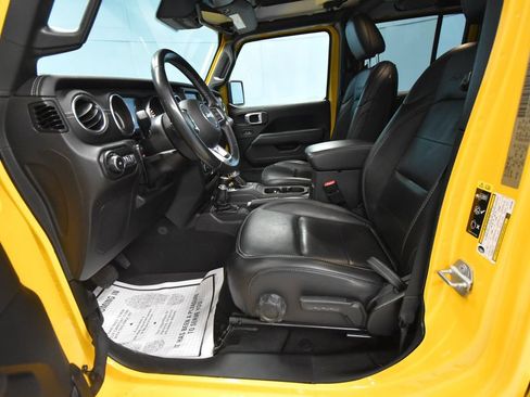 Used 2020 Jeep Wrangler Unlimited Sahara AWD/4WD image 5
