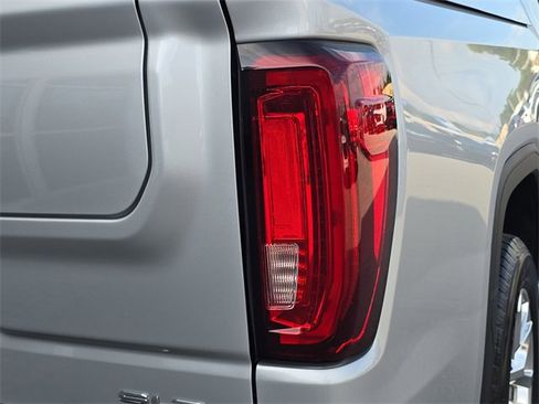 Used 2020 GMC Sierra 1500 SLT w/ SLT Premium Plus Package image 10