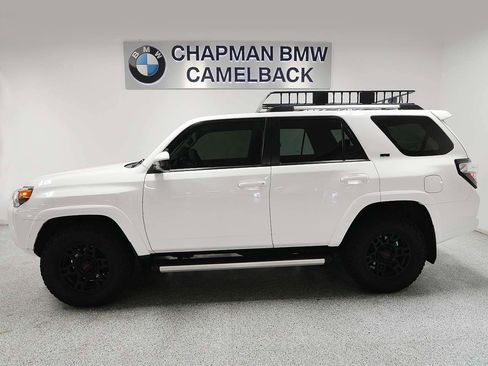 Used 2021 Toyota 4Runner SR5 AWD/4WD image 4