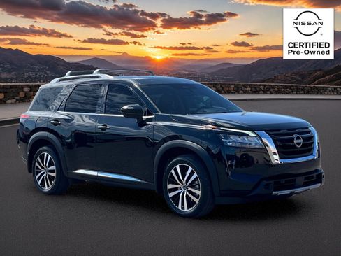 Certified 2023 Nissan Pathfinder Platinum FWD image 7