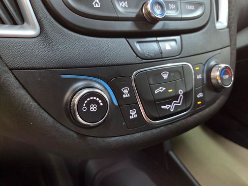 Used 2021 Chevrolet Malibu RS FWD image 21