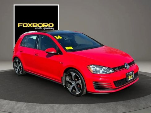 Used 2016 Volkswagen Golf 4-Door FWD image 3