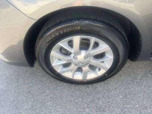 Used 2018 Nissan Versa SV w/ SV Special Edition Package image 11