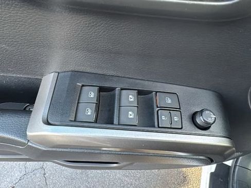 Used 2023 Toyota Tacoma Limited w/ Black Out Package (TMS) AWD/4WD image 14