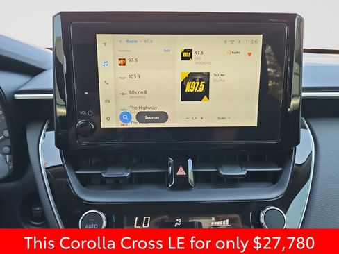 Used 2024 Toyota Corolla Cross LE w/ Moonroof Package AWD/4WD image 27