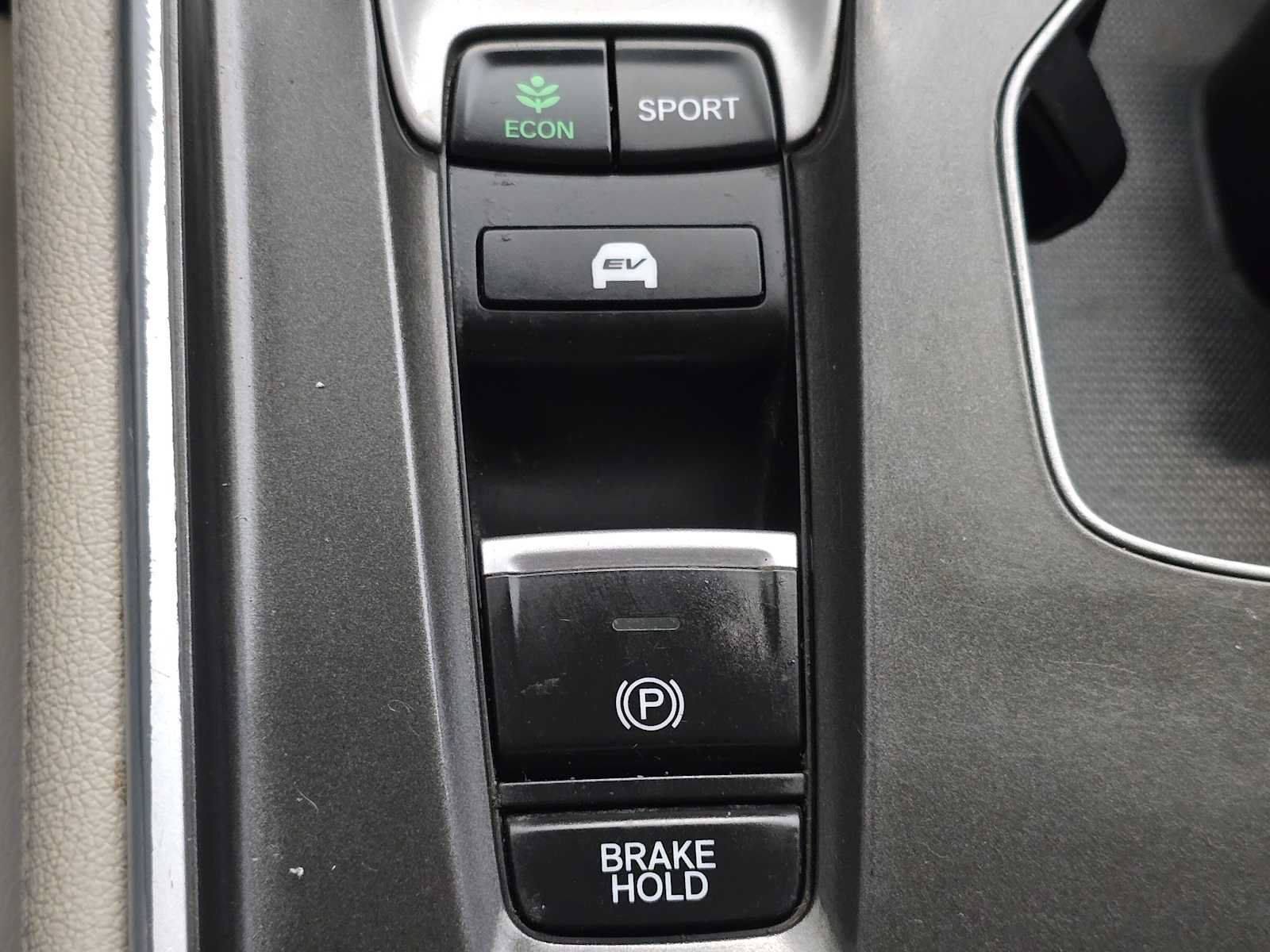 Used 2020 Honda Accord Touring image 17