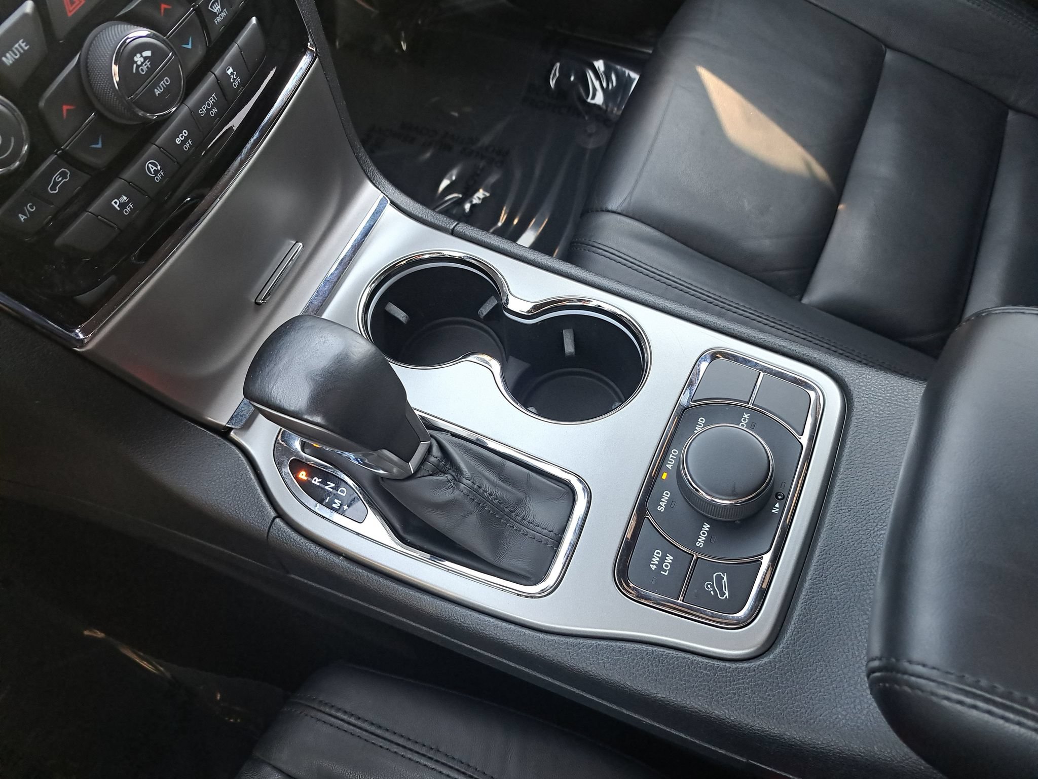 Used 2020 Jeep Grand Cherokee Limited w/ Premium Lighting Group AWD/4WD image 25