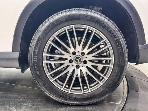 Used 2025 Mercedes-Benz GLC 300 image 10