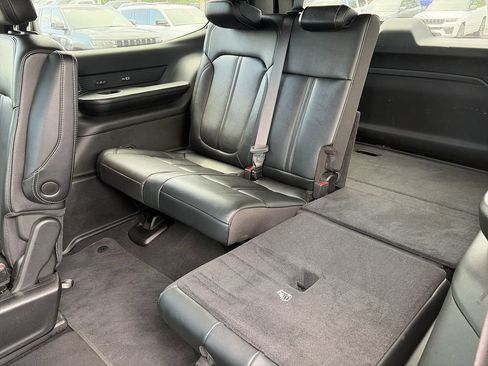 Used 2024 Jeep Wagoneer Series III AWD/4WD image 33