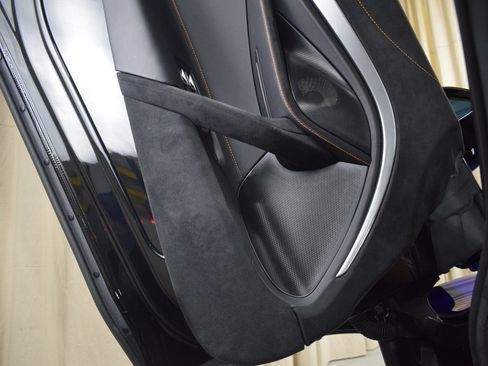 Used 2024 McLaren 750S Spider RWD image 39