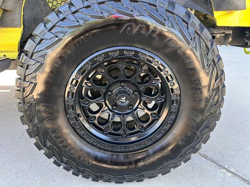 Used 2022 Jeep Wrangler Unlimited Rubicon w/ LED Lighting Group AWD/4WD image 26