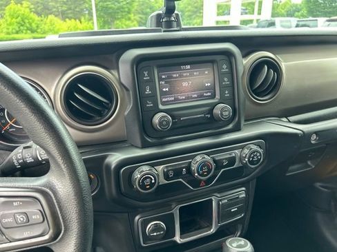 Used 2020 Jeep Wrangler Sport AWD/4WD image 21