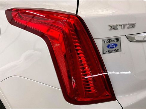 Used 2019 Cadillac XT5 Luxury image 28