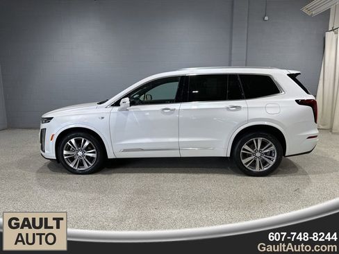 Used 2022 Cadillac XT6 Premium Luxury image 5