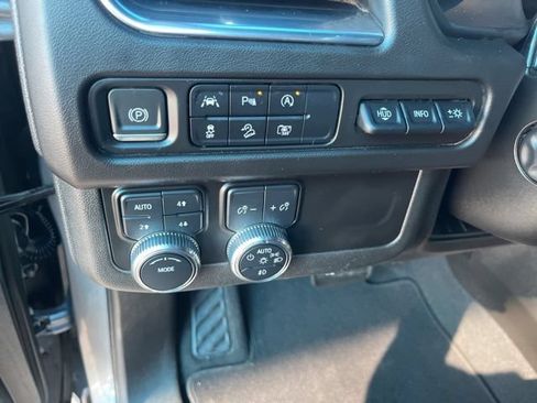 Used 2024 GMC Yukon AT4 w/ Technology Package AWD/4WD image 13