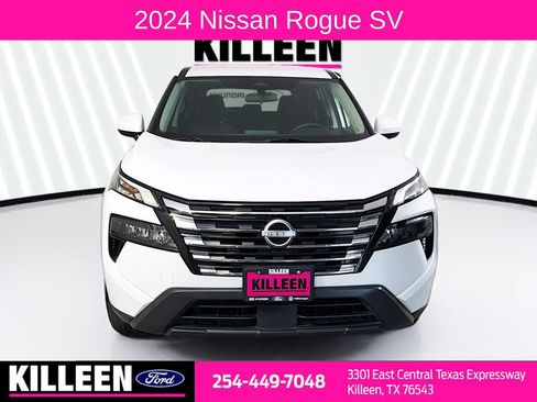 Used 2024 Nissan Rogue SV FWD image 2