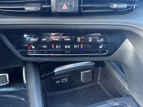 Used 2023 Buick Envision Essence w/ Sport Touring Package AWD/4WD image 21