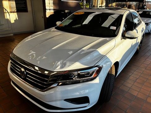 Used 2022 Volkswagen Passat 2.0T SE FWD image 8