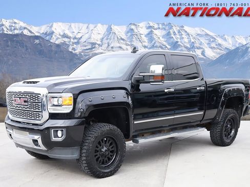 Used 2019 GMC Sierra 2500 Denali image 1