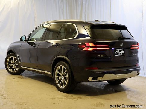 Used 2026 BMW X5 xDrive40i w/ Climate Comfort Package image 9