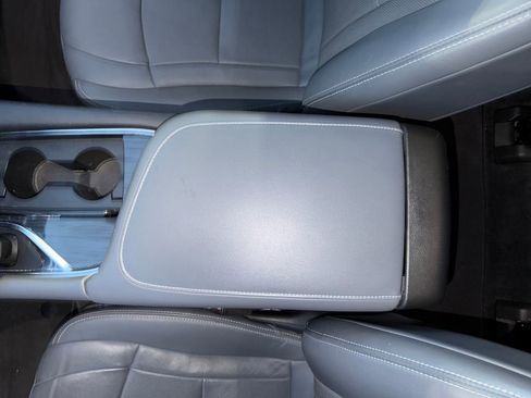 Used 2020 Buick Enclave Essence w/ Sound and Sites Package image 27