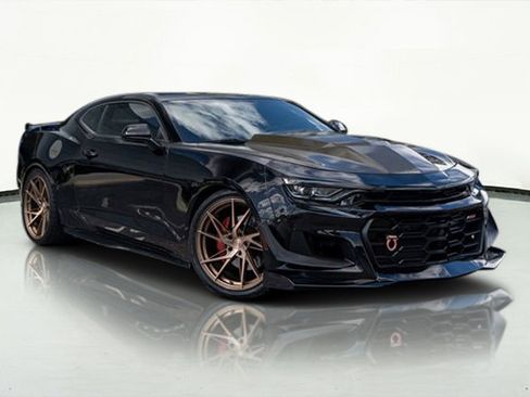 Used 2019 Chevrolet Camaro SS image 4