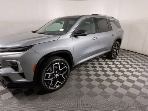 New 2026 Chevrolet Traverse High Country w/ LPO, Floor Liner Package image 5