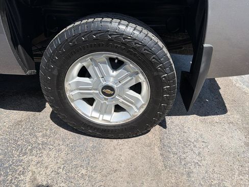 Used 2013 Chevrolet Silverado 1500 LT w/ All-Star Edition AWD/4WD image 4