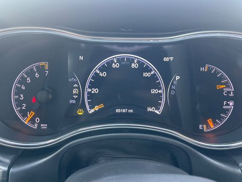 Used 2019 Jeep Grand Cherokee Laredo image 24