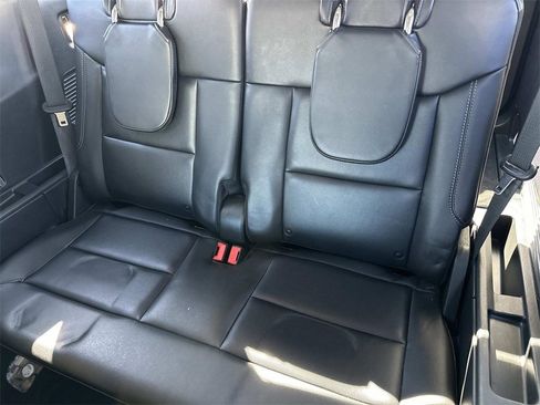 Used 2023 Ford Explorer Limited image 17