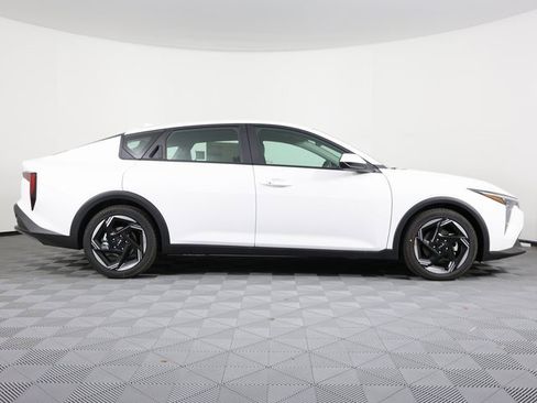 New 2025 Kia K4 EX image 4