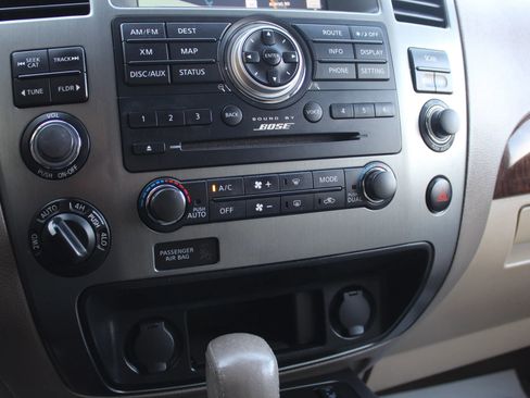 Used 2014 Nissan Armada Platinum image 35