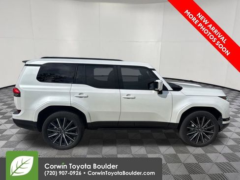 Used 2024 Lexus GX 550 w/ Accessory Package (2T) AWD/4WD image 6